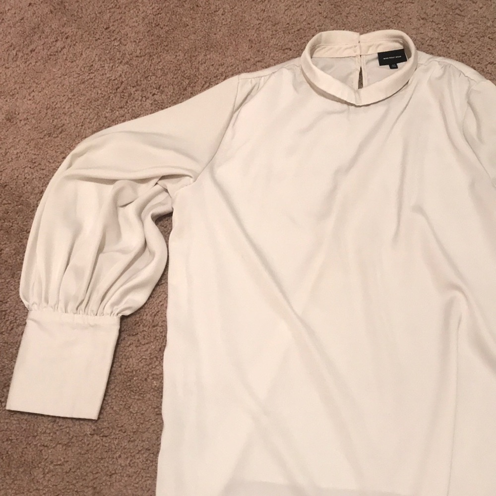 Bell sleeve blouse